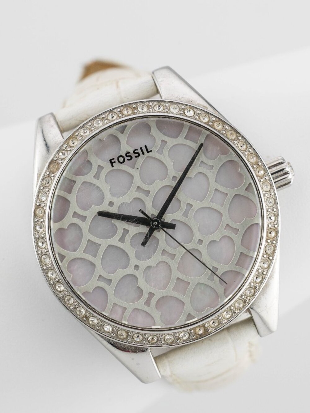 Fossil ES2350 Women's Hearts Mother of Pearl Quartz Analog Watch Fresh Battery